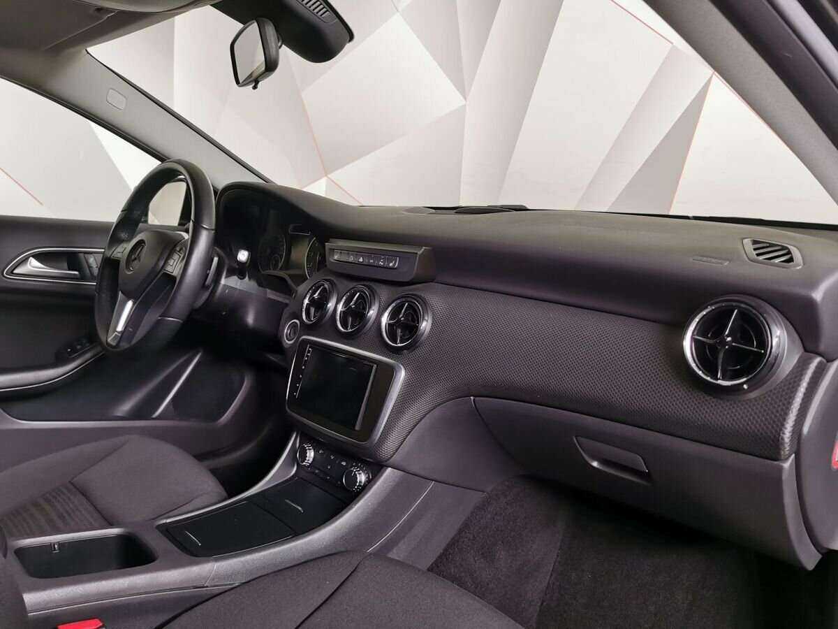 Купить Mercedes-Benz A-Класс 180, 2014, 70 496 км, фото №9