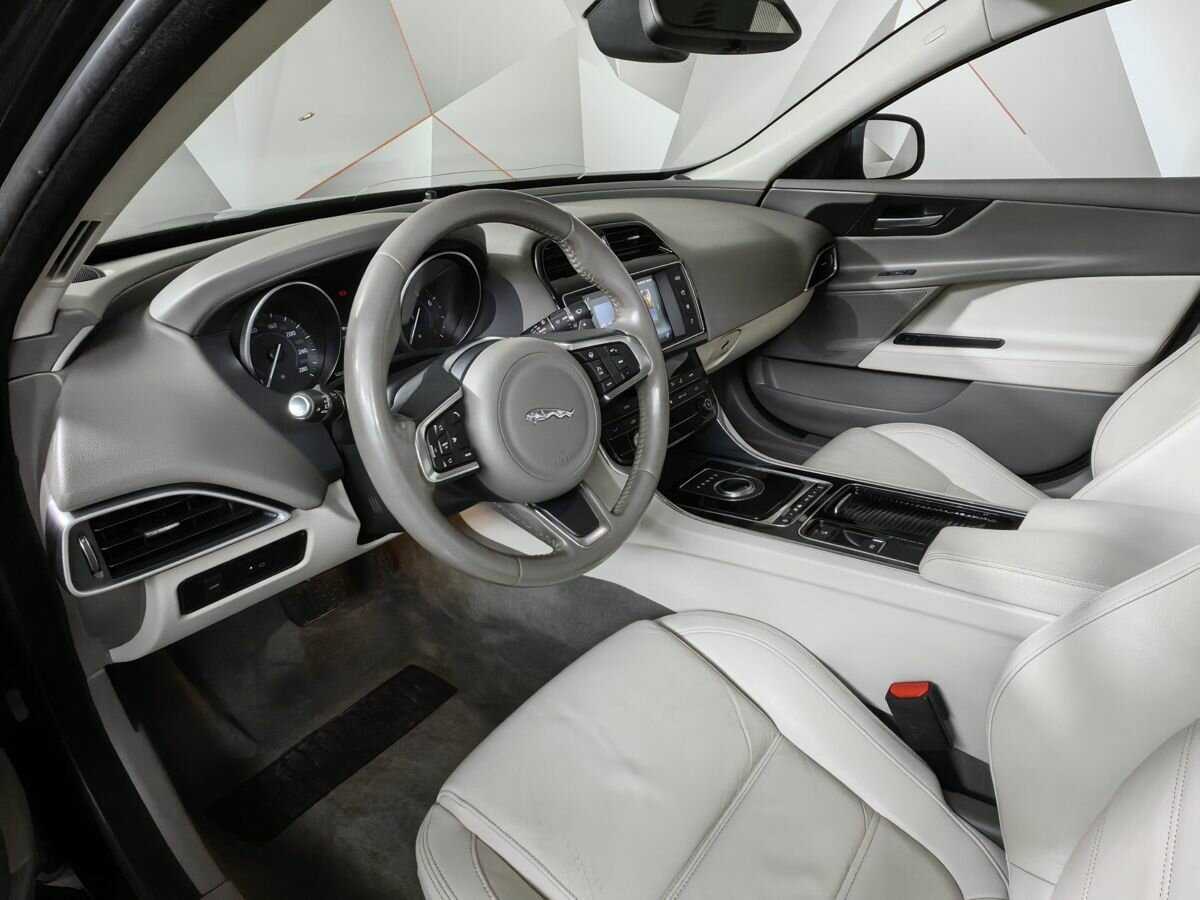 Купить Jaguar XE, 2017, 122 134 км, фото №14