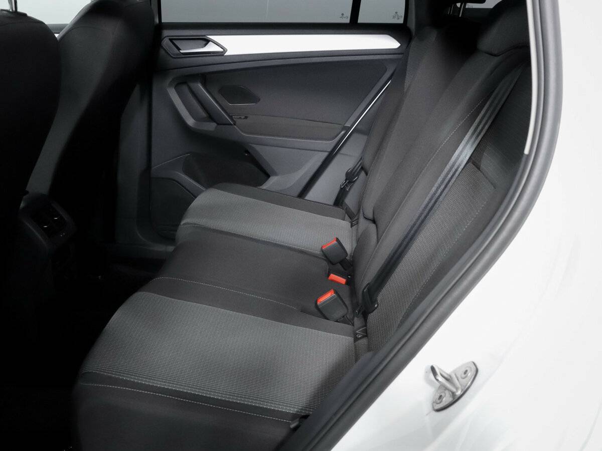 Купить Volkswagen Tiguan II Рестайлинг, 2021, 8 100 км, фото №10