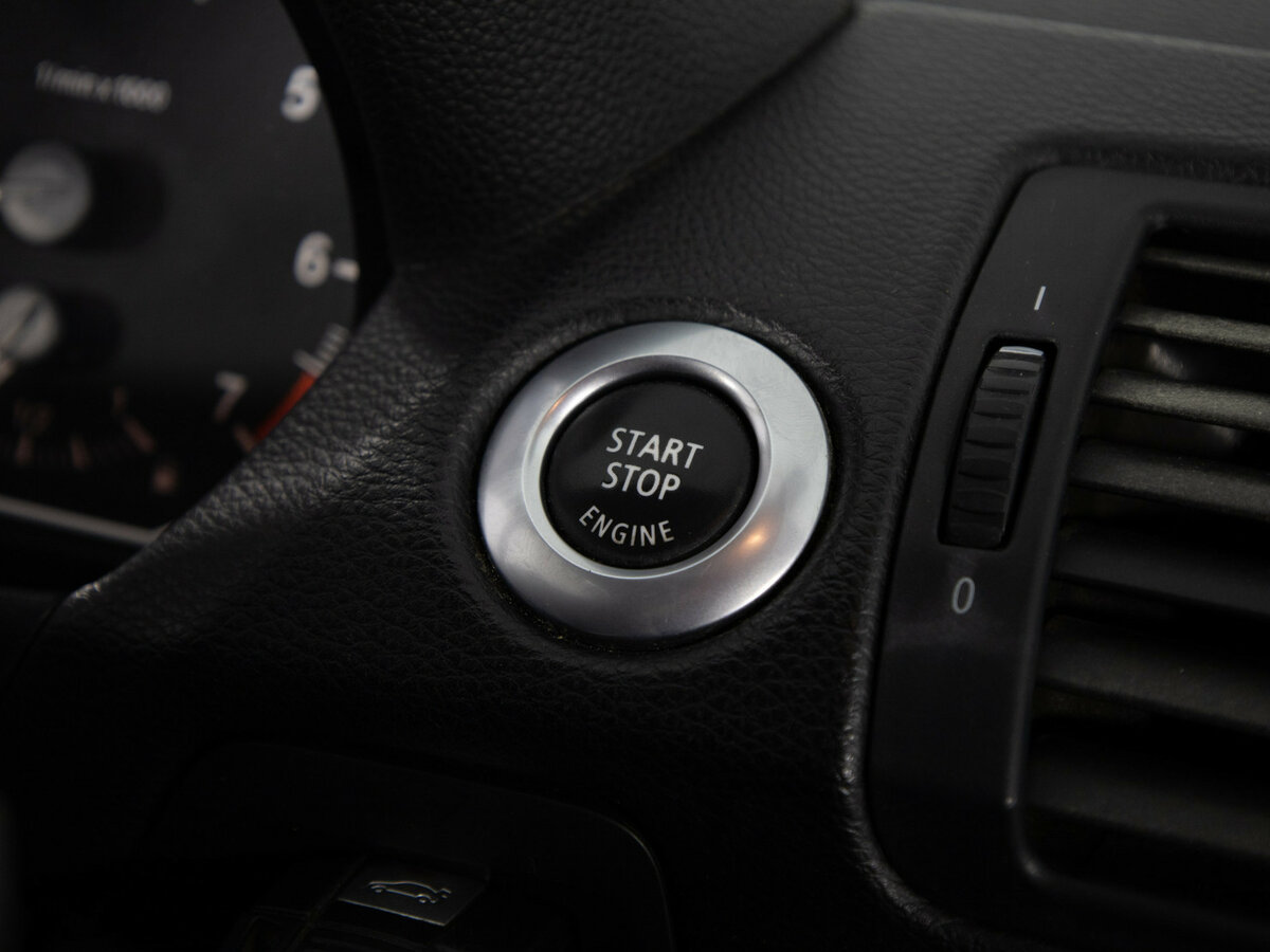 Купить BMW 1 серии 118i I (E81/E82/E87/E88) Рестайлинг, 2008, 265 106 км, фото №12