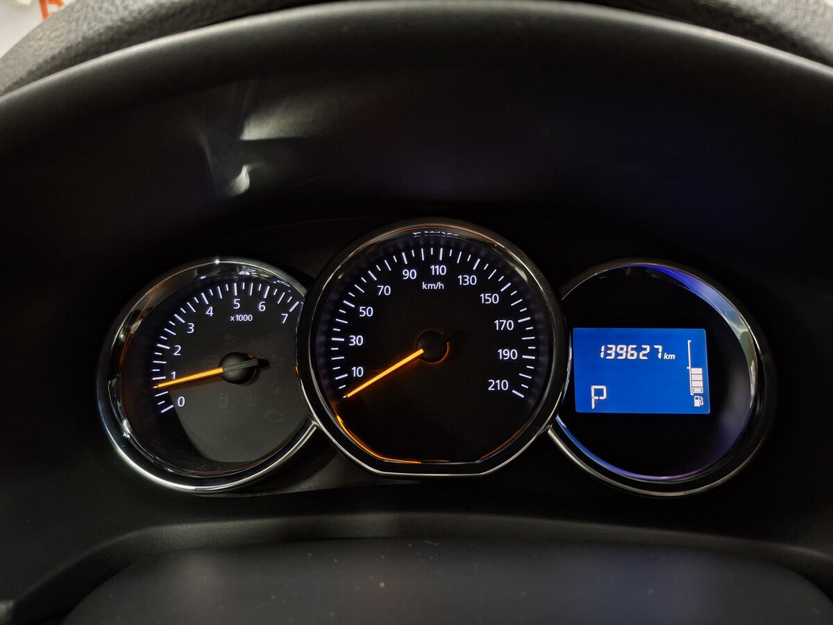 Купить Renault Logan II, 2015, 139 627 км, фото №13
