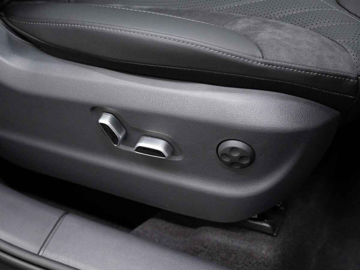 Купить Hongqi HS5, 2023, 165 км, фото №25