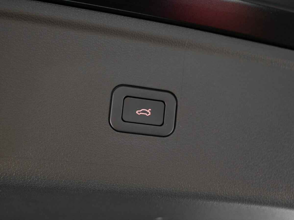 Купить Hongqi HS5, 2023, 165 км, фото №32