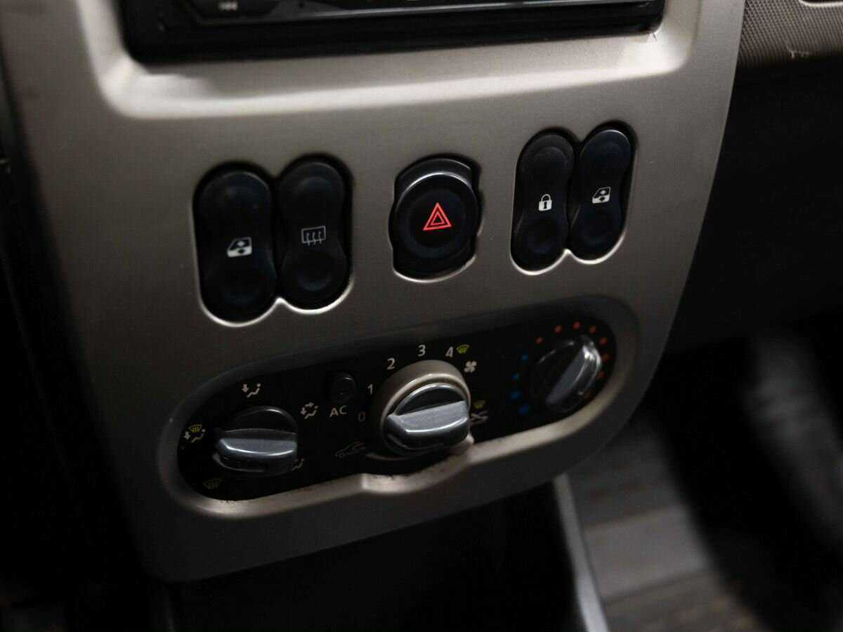 Купить Renault Logan, 2010, 280 000 км, фото №17