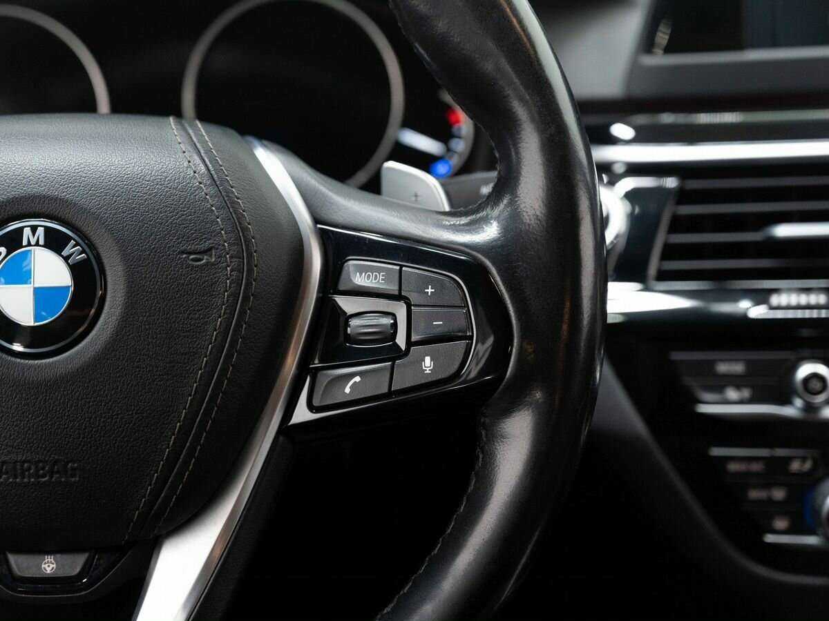 Купить BMW 5 серии 520d xDrive, 2019, 231 000 км, фото №16