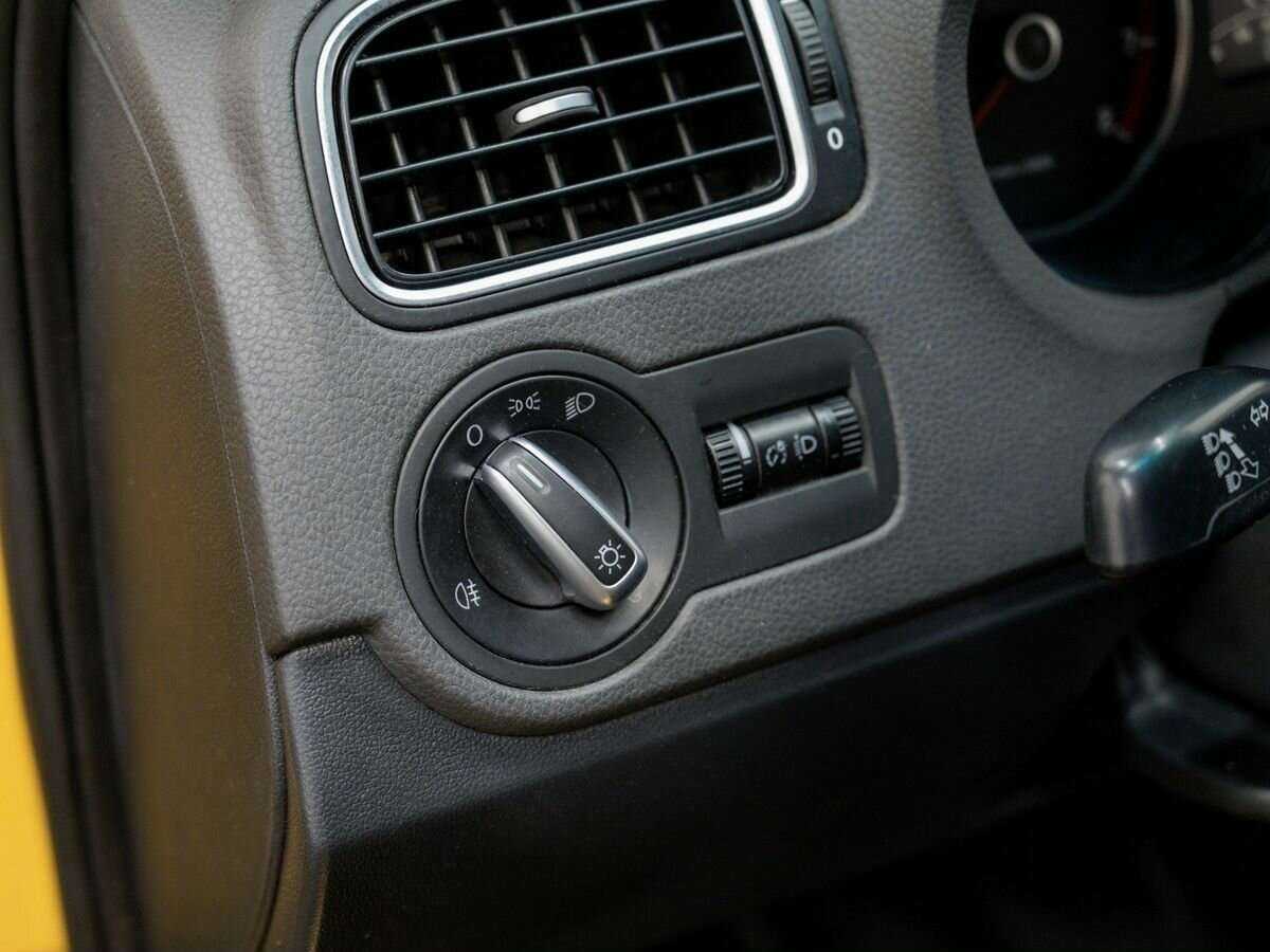 Купить Volkswagen Polo, 2011, 210 781 км, фото №17