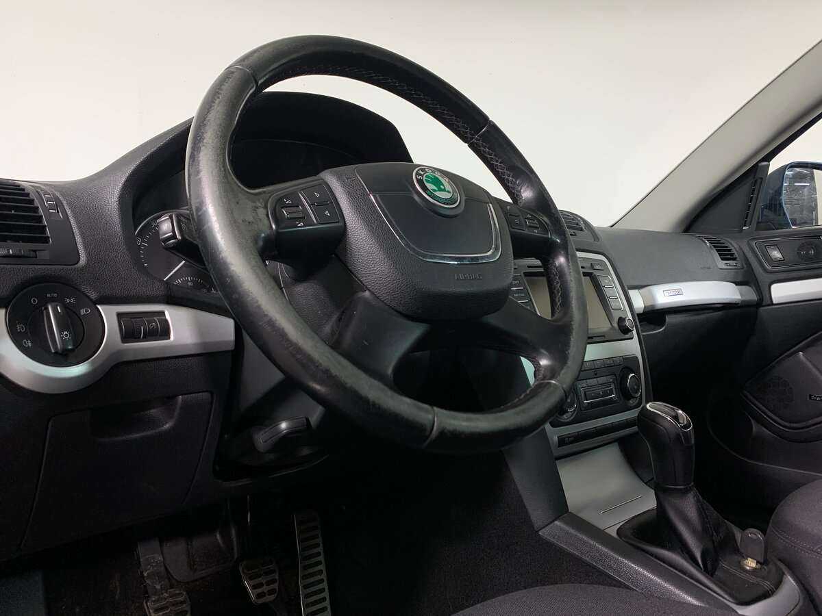 Купить Skoda Octavia Scout, 2011, 258 954 км, фото №9