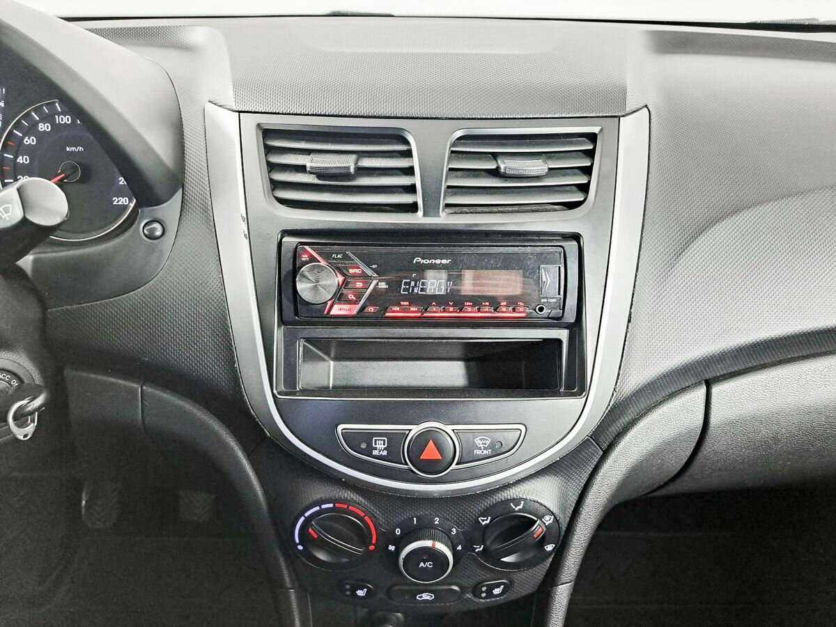 Купить Hyundai Solaris, 2011, 194 110 км, фото №13