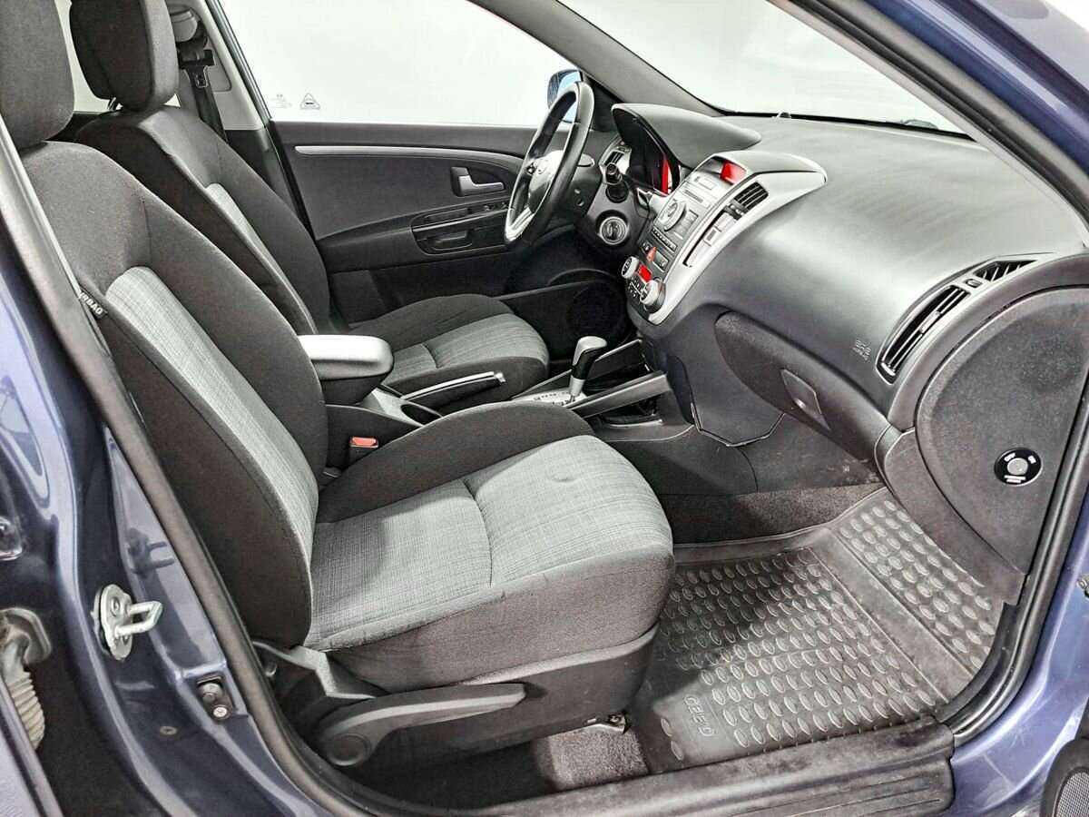 Купить Kia Ceed, 2010, 239 500 км, фото №9