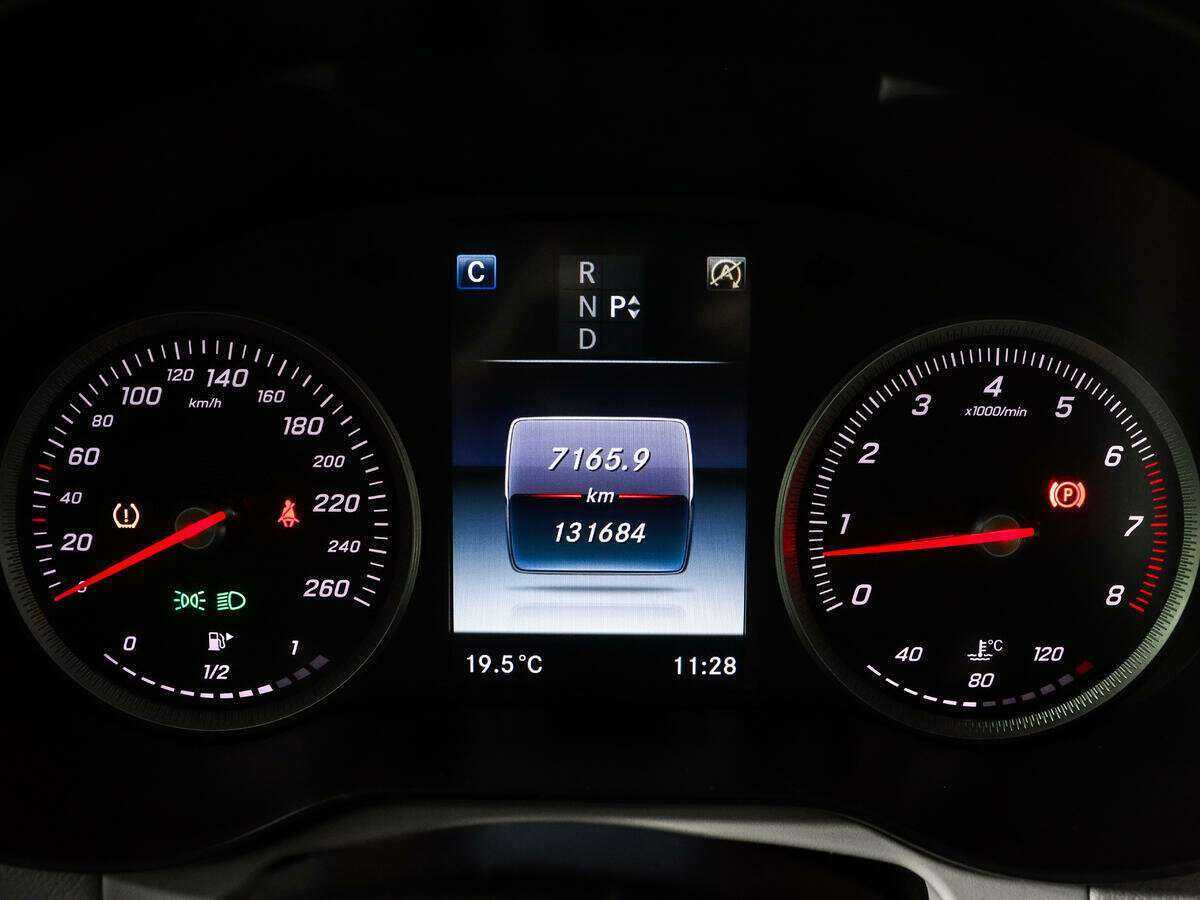 Купить Mercedes-Benz GLC 250, 2015, 131 684 км, фото №11