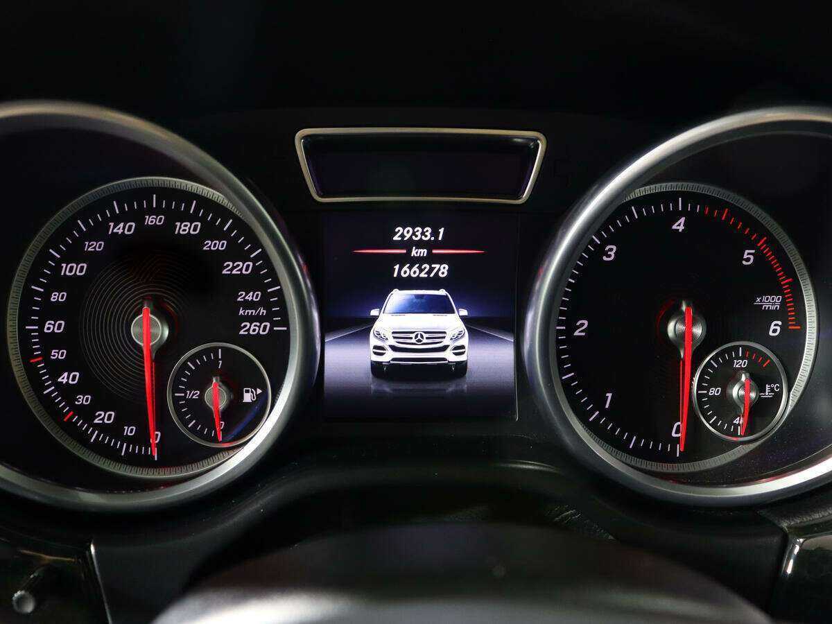 Купить Mercedes-Benz GLE 350 d, 2015, 166 247 км, фото №8