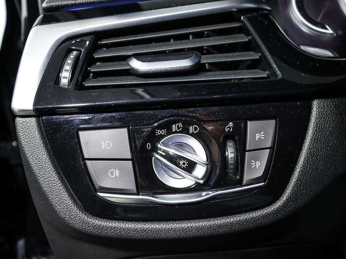 Купить BMW 5 серии 520d xDrive, 2017, 103 000 км, фото №16