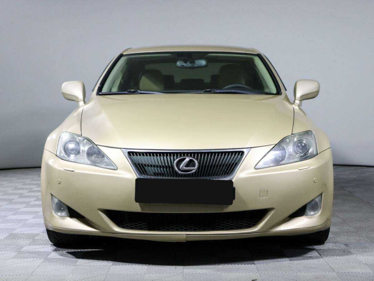 Lexus IS