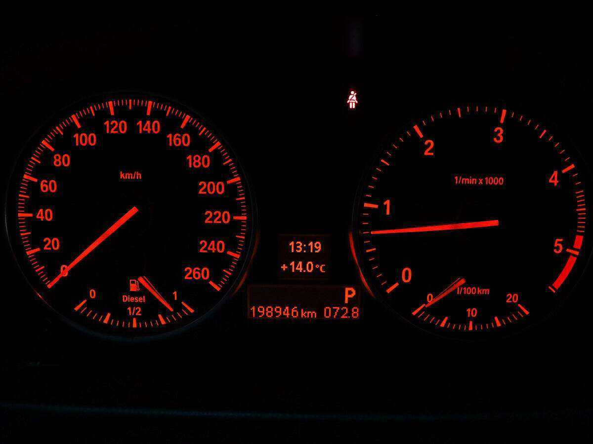 Купить BMW 3 серии 320d, 2008, 198 945 км, фото №9