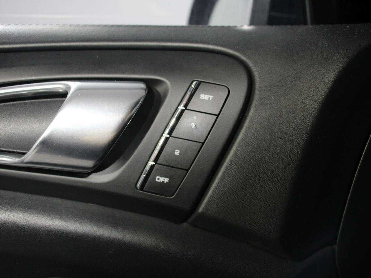 Купить Porsche Cayenne Turbo, 2010, 200 357 км, фото №20