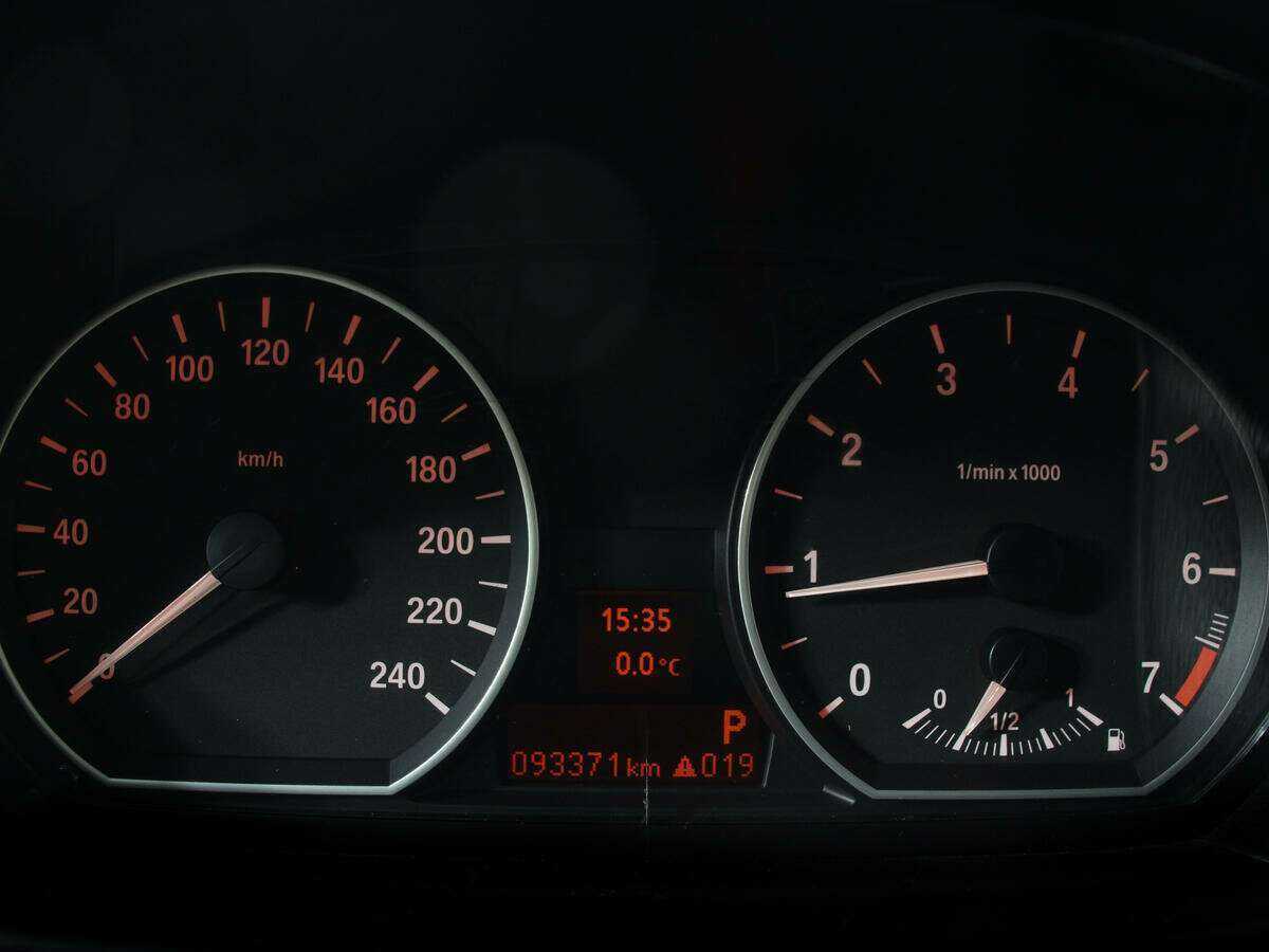 Купить BMW 1 серии 116i, 2010, 93 363 км, фото №10