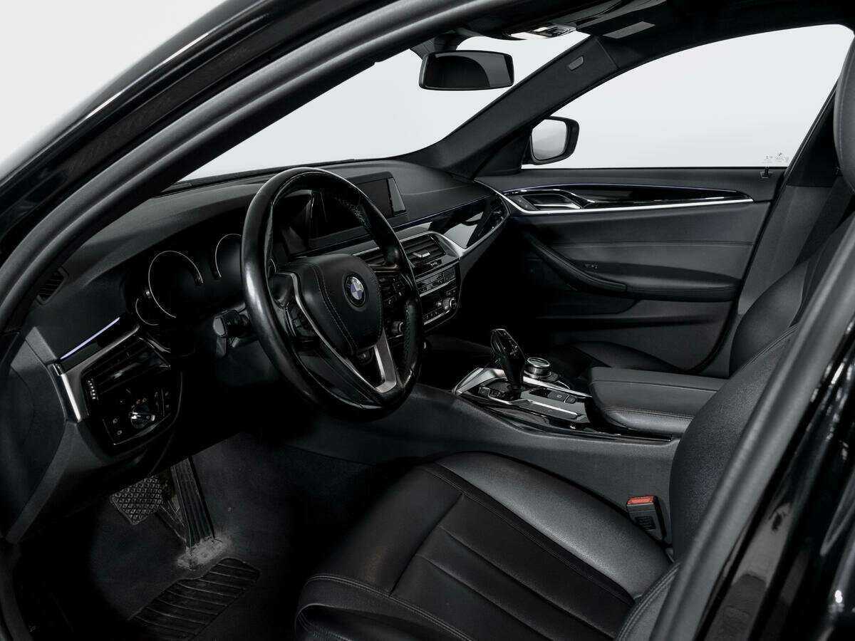 Купить BMW 5 серии 520i, 2017, 132 520 км, фото №15
