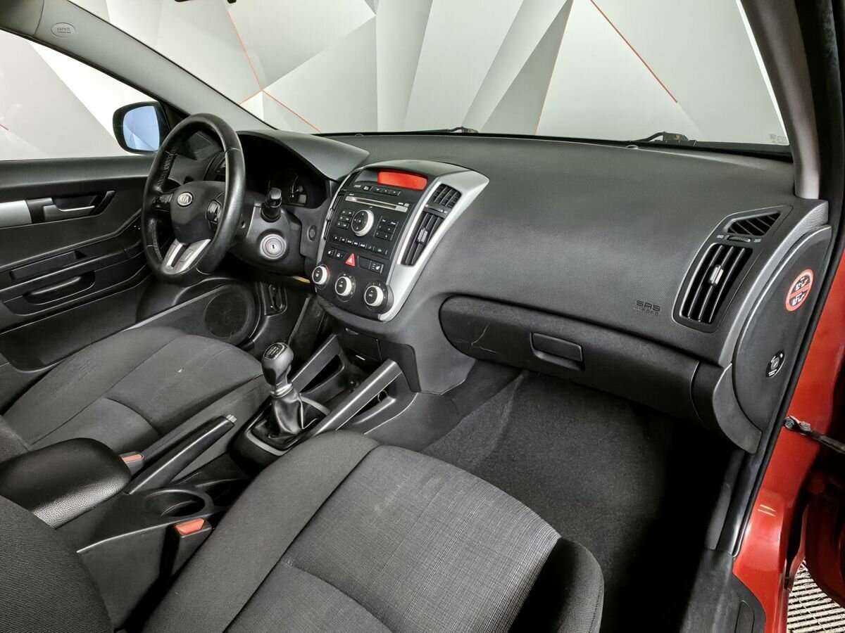Купить Kia Ceed, 2010, 194 778 км, фото №9