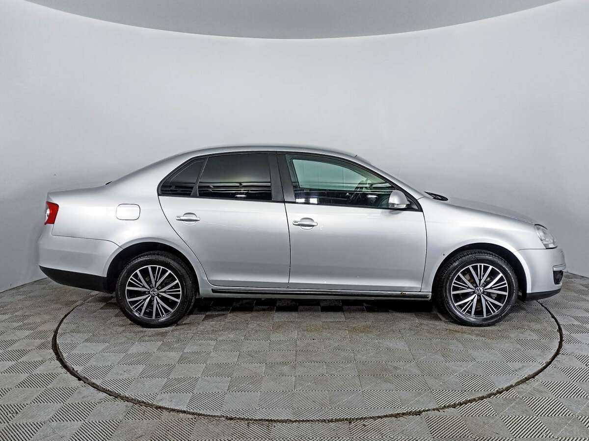 Купить Volkswagen Jetta, 2009, 180 525 км, фото №4