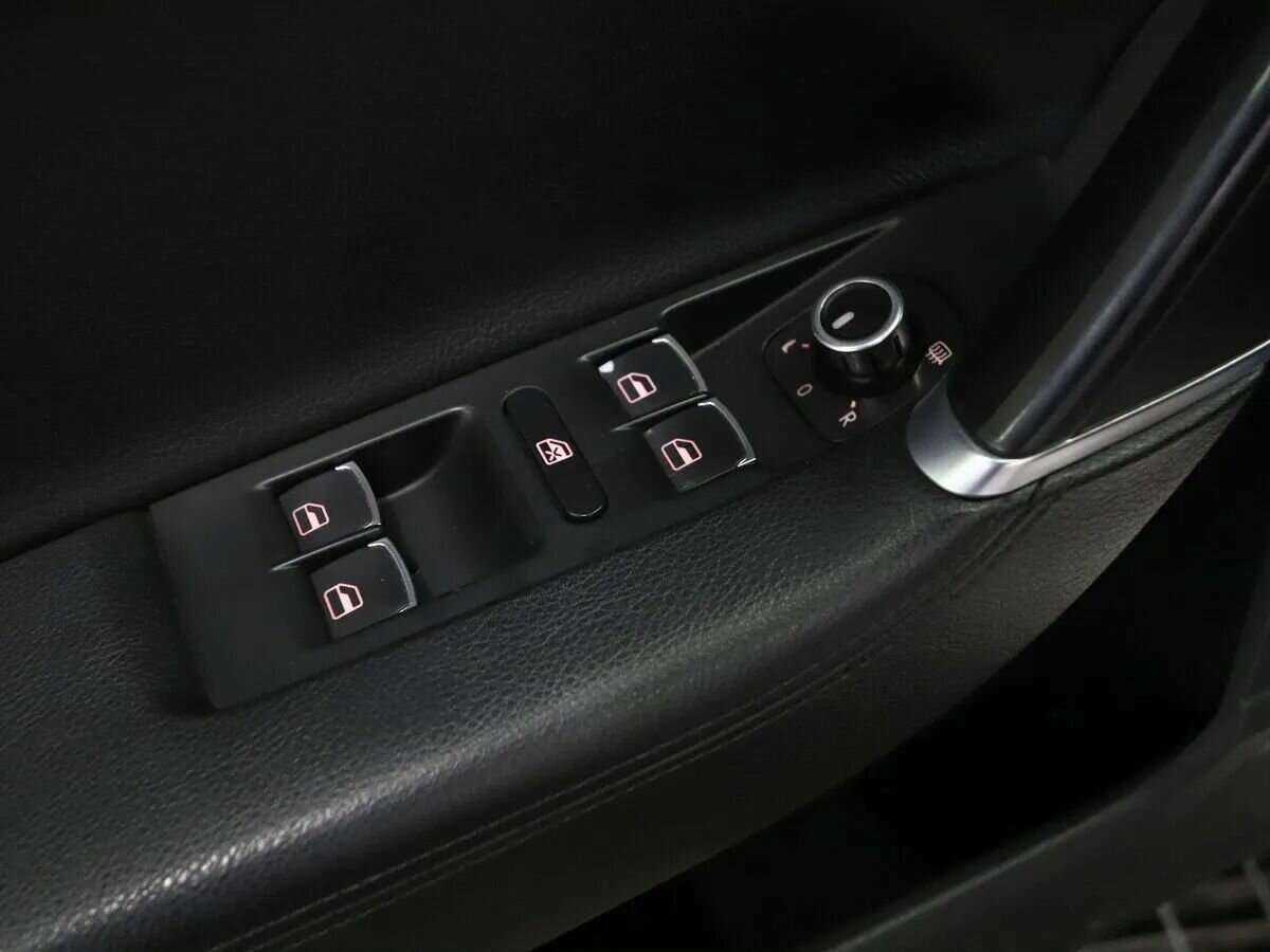 Купить Volkswagen Passat, 2011, 229 000 км, фото №4