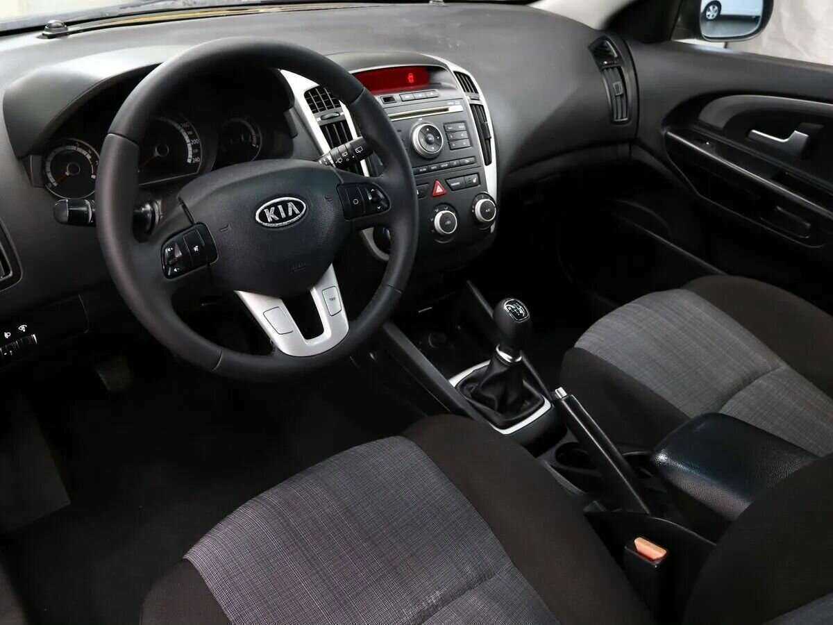 Купить Kia Ceed, 2010, 210 910 км, фото №7