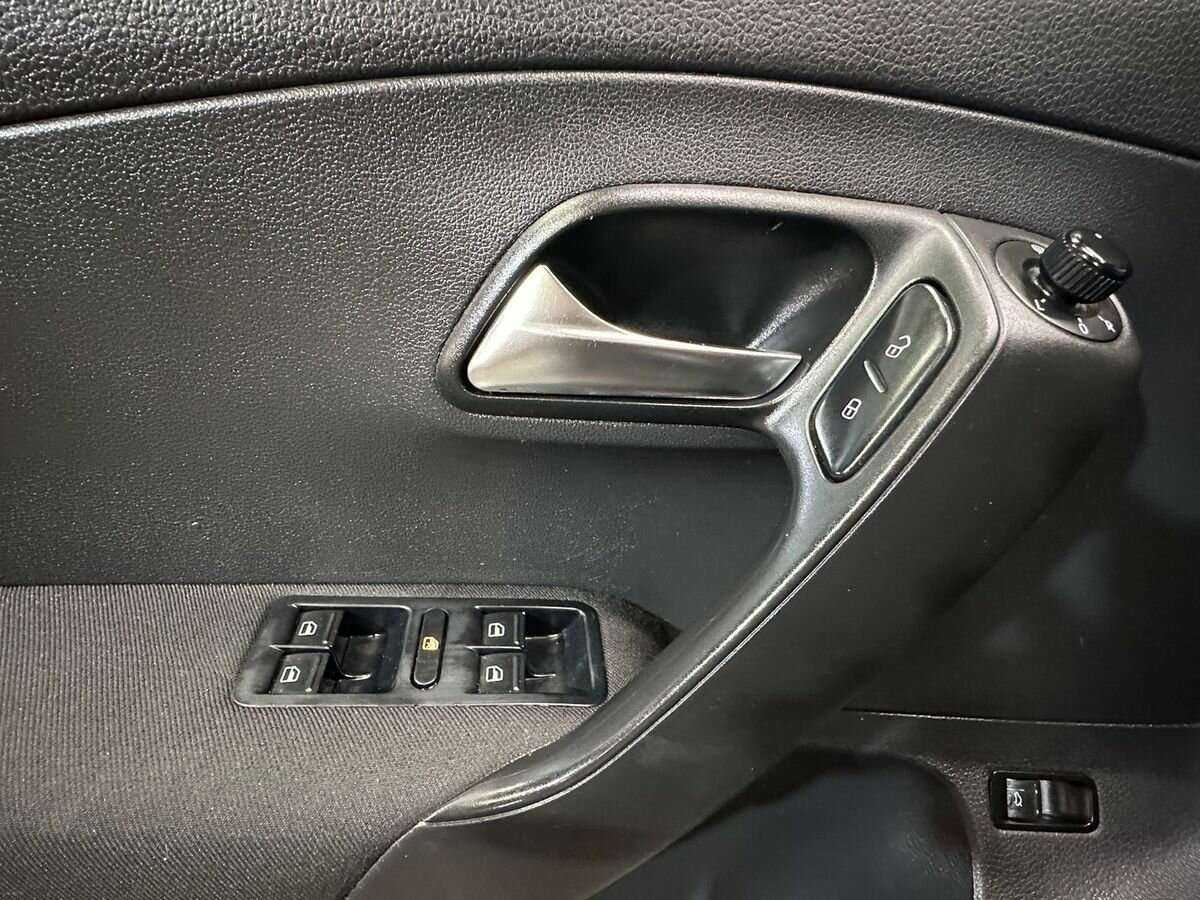 Купить Volkswagen Polo, 2011, 168 478 км, фото №13