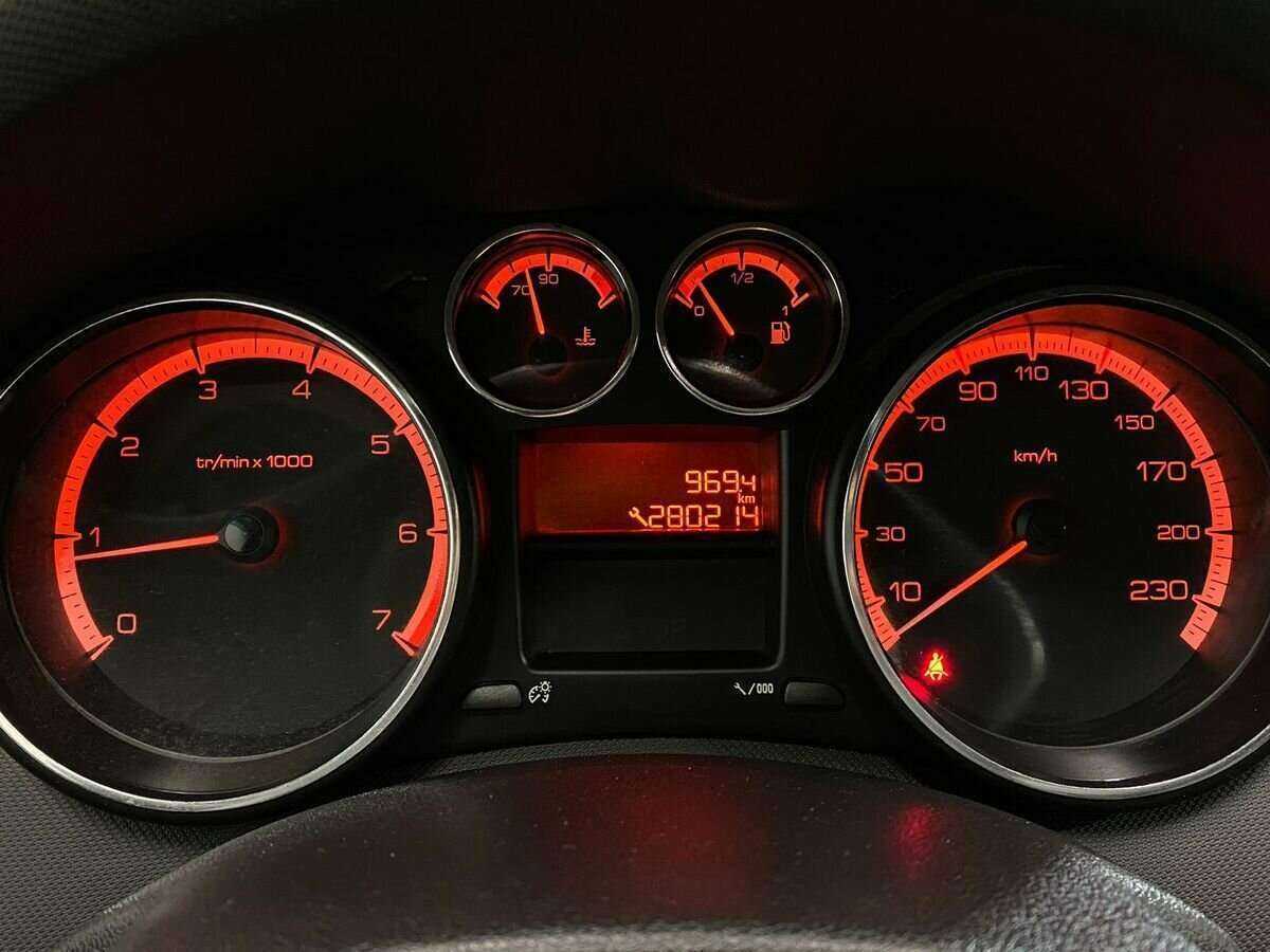 Купить Peugeot 408, 2012, 280 213 км, фото №12