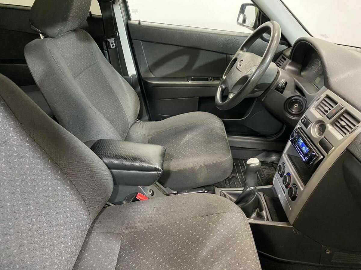 Купить Lada (ВАЗ) Priora, 2011, 110 569 км, фото №10