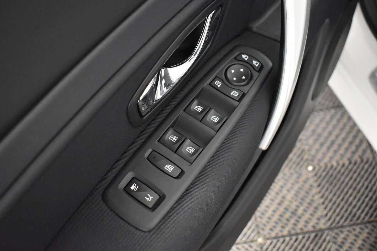 Купить Renault Latitude, 2013, 169 339 км, фото №8