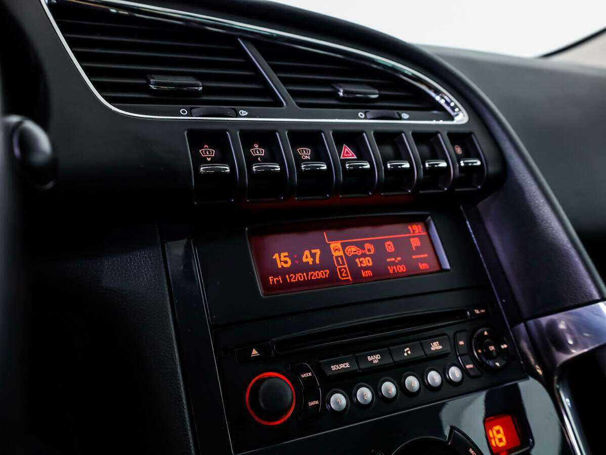 Купить Peugeot 3008, 2011, 133 646 км, фото №11