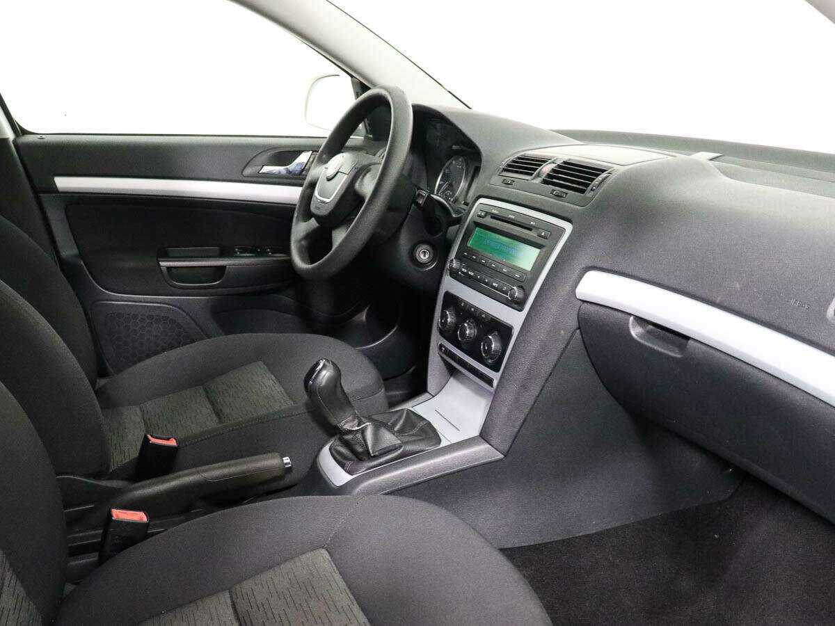 Купить Skoda Octavia, 2011, 175 324 км, фото №6
