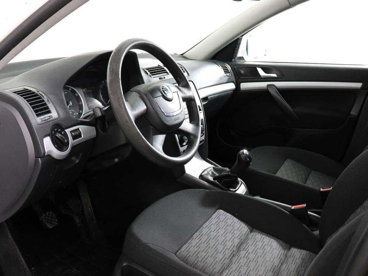 Купить Skoda Octavia, 2011, 175 324 км, фото №7