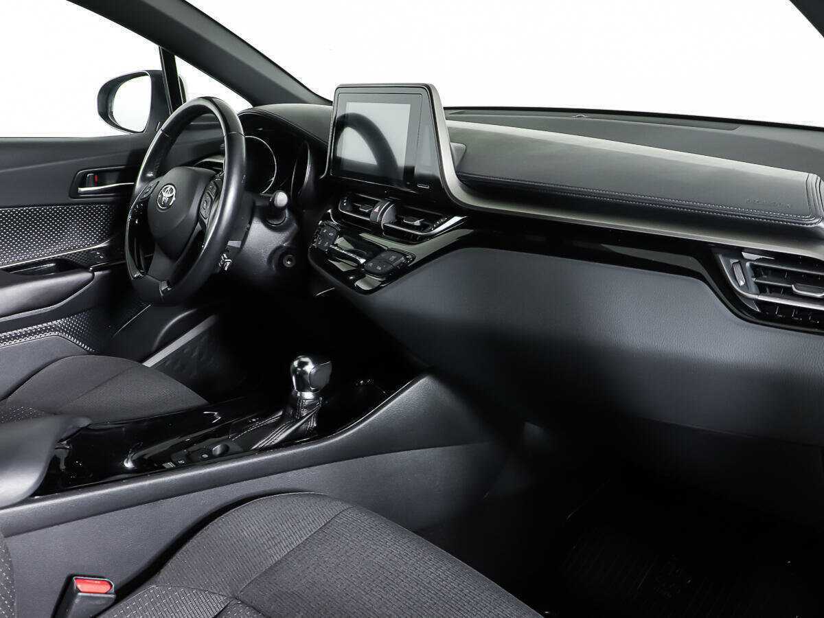 Купить Toyota C-HR, 2018, 52 185 км, фото №9
