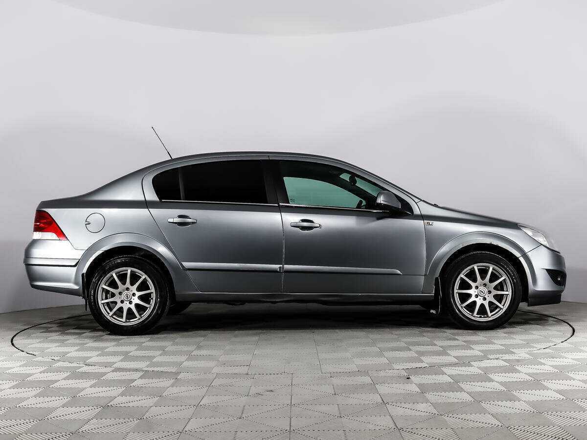 Купить Opel Astra, 2010, 201 557 км, фото №4