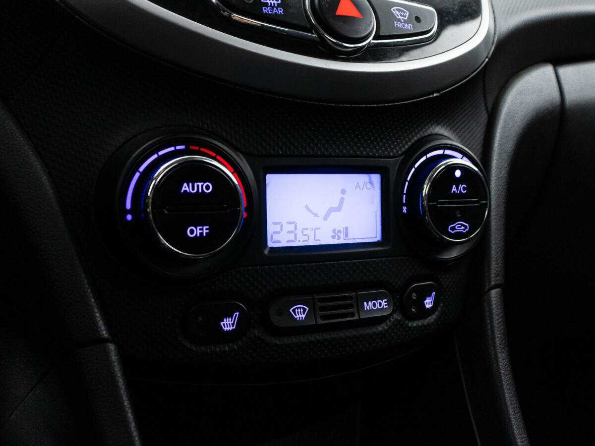 Купить Hyundai Solaris, 2011, 207 975 км, фото №16