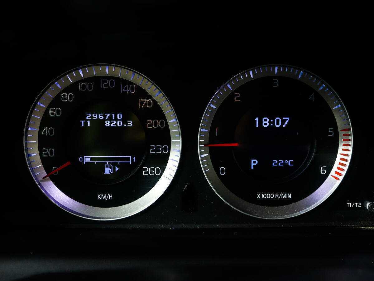 Купить Volvo XC60, 2010, 296 708 км, фото №9