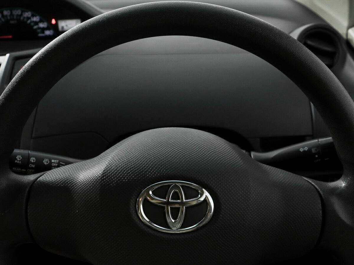 Купить Toyota Vitz, 2005, 205 617 км, фото №14