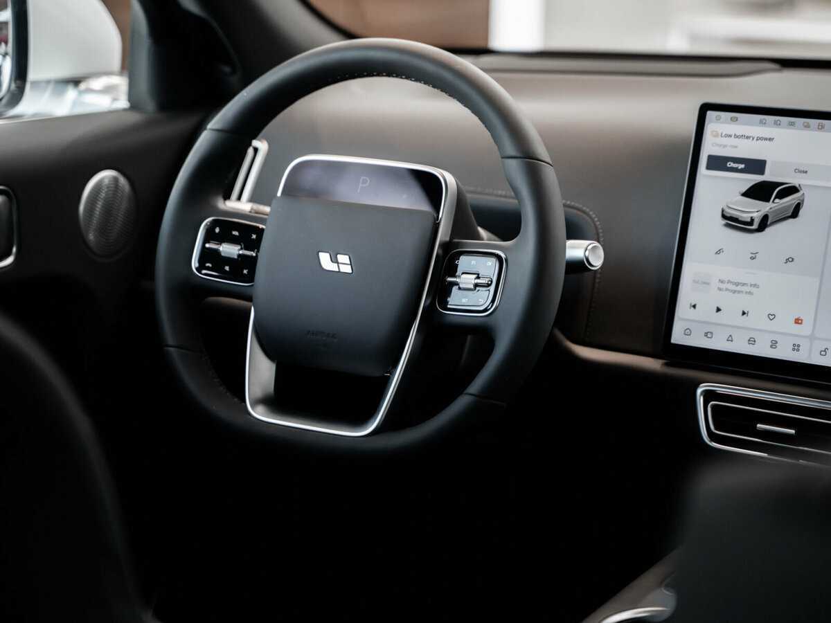 Купить LiXiang L7 52.3 kWh, 2024, 7 км, фото №19