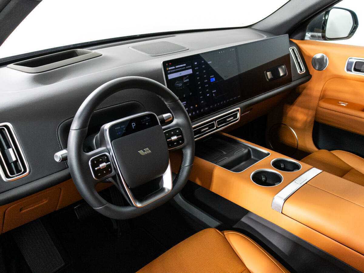 Купить LiXiang L7 42.8 kWh, 2024, 5 744 км, фото №11