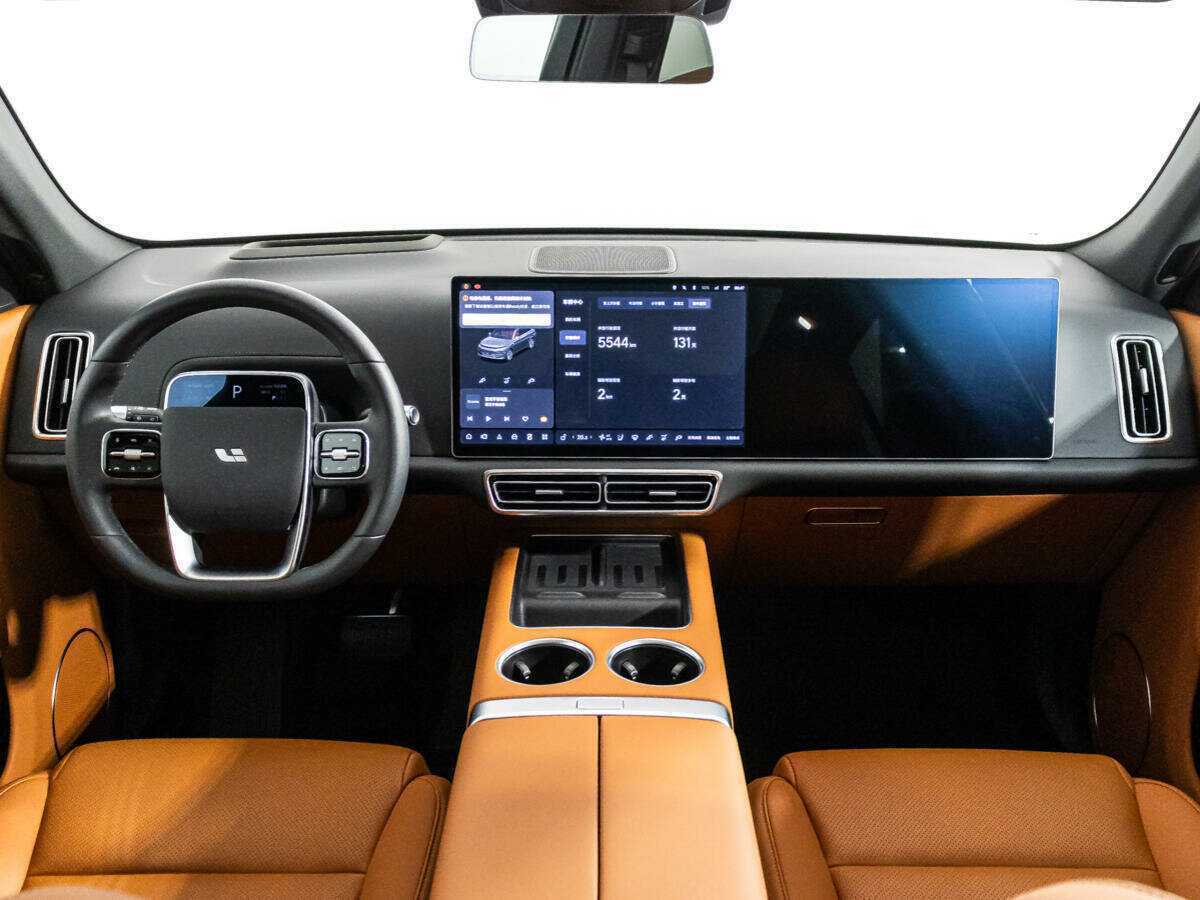 Купить LiXiang L7 42.8 kWh, 2024, 5 744 км, фото №12