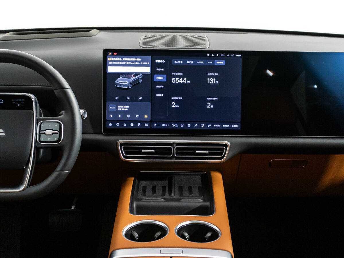 Купить LiXiang L7 42.8 kWh, 2024, 5 744 км, фото №13