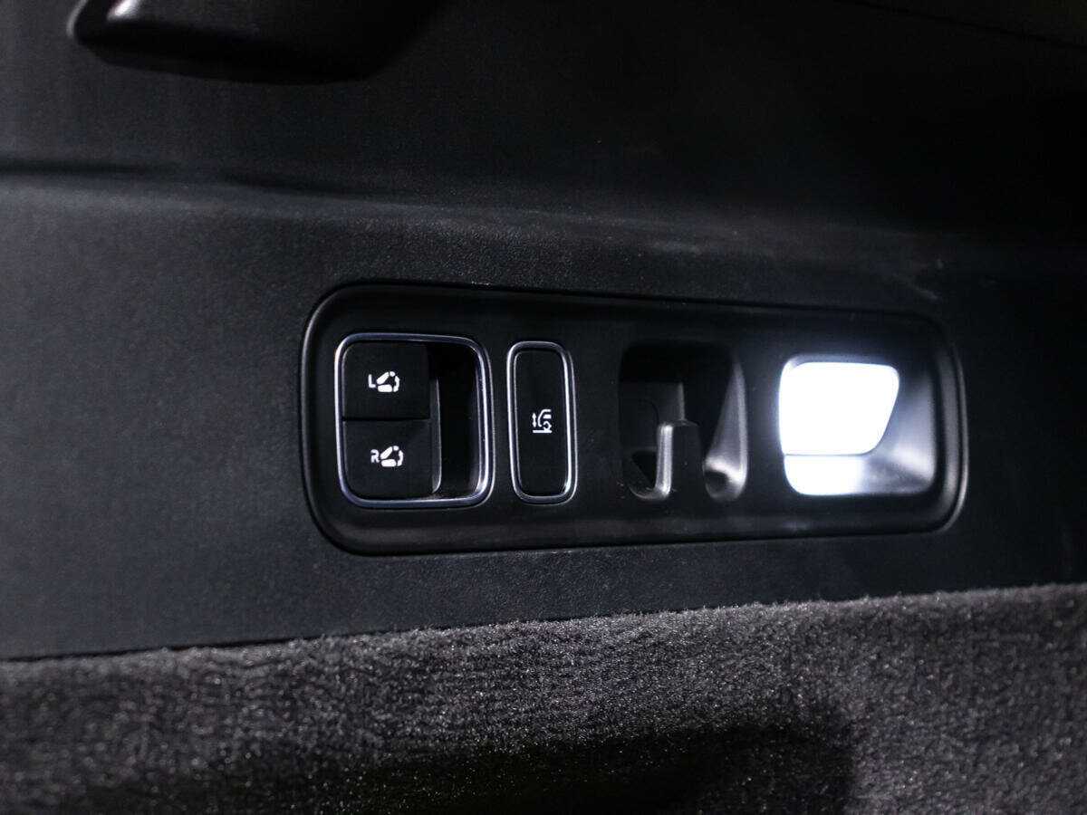 Купить LiXiang L7 42.8 kWh, 2024, 5 744 км, фото №16