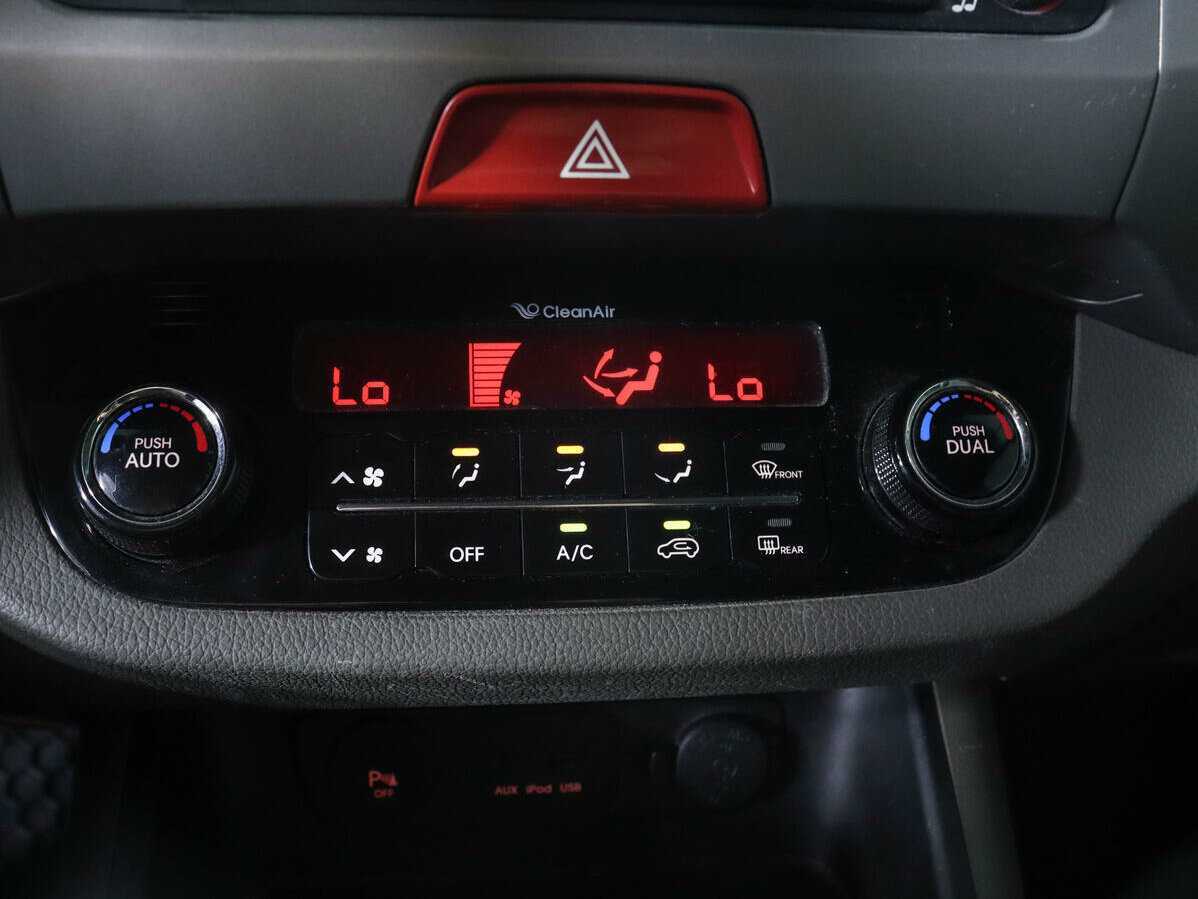 Купить Kia Sportage, 2010, 258 251 км, фото №13