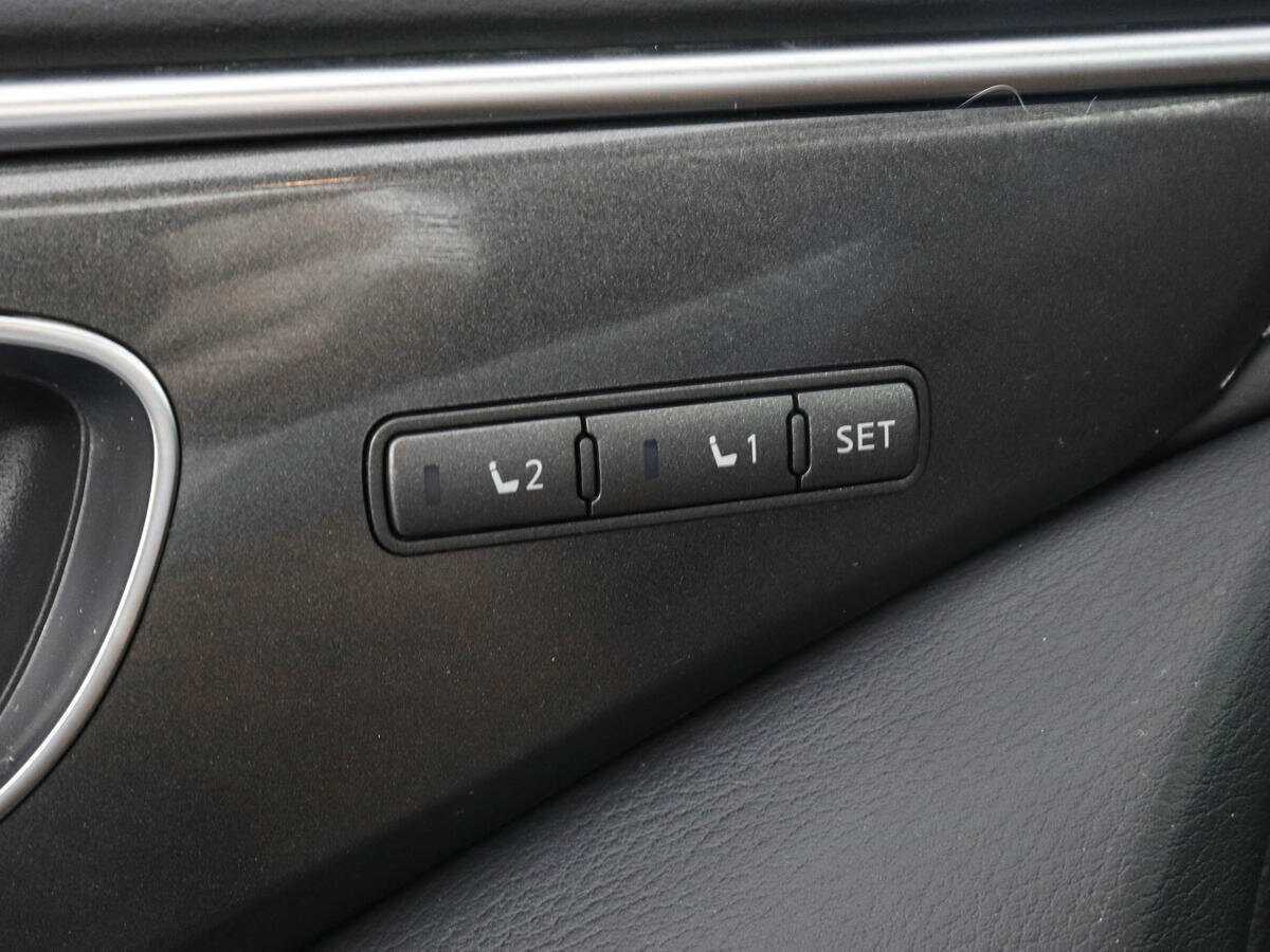 Купить Infiniti Q50, 2016, 133 885 км, фото №14