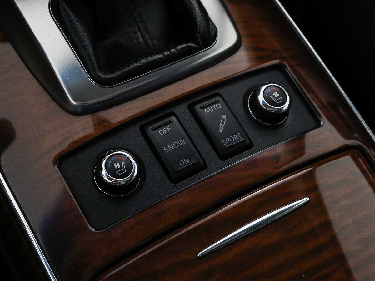 Купить Infiniti FX37, 2010, 200 417 км, фото №14