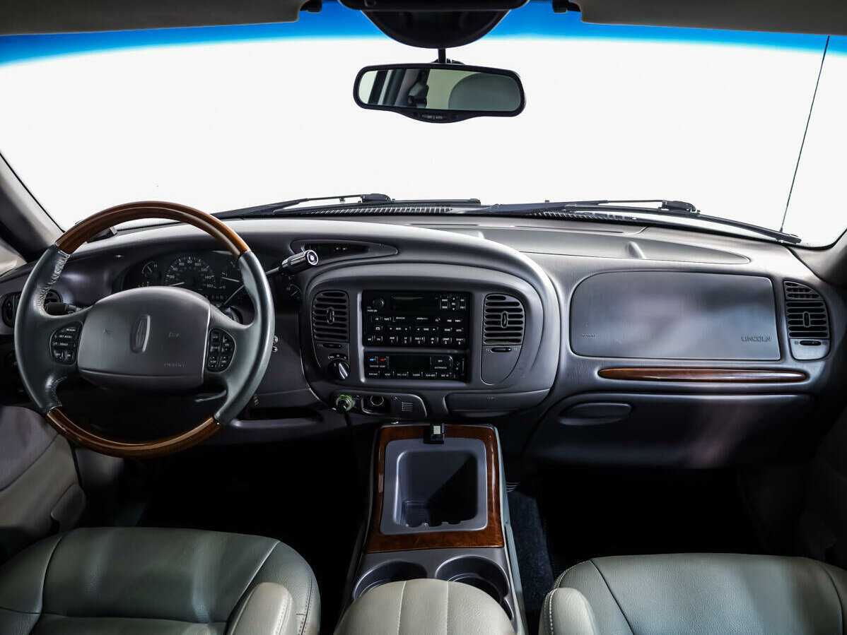 Купить Lincoln Navigator, 1999, 231 661 км, фото №9