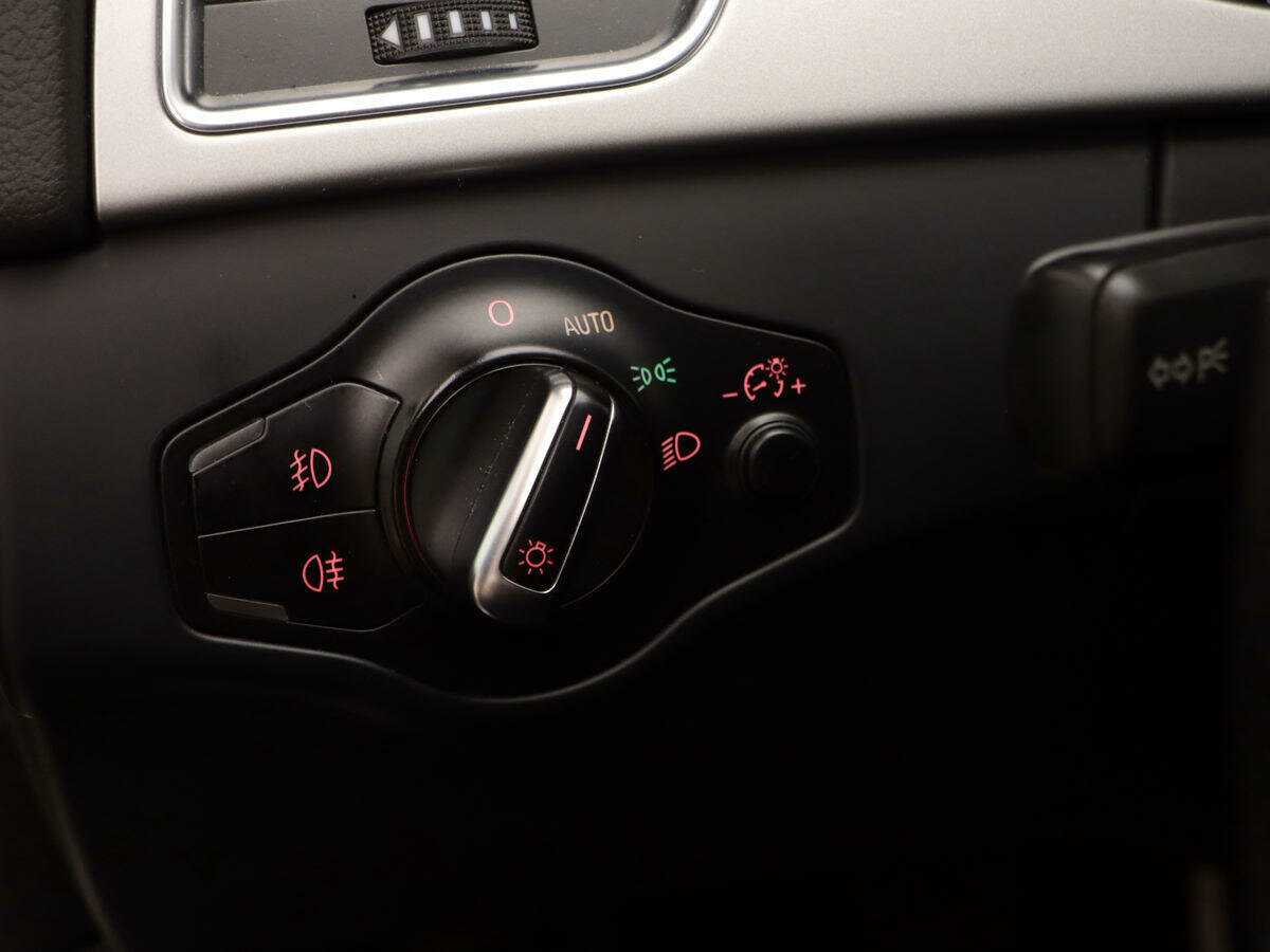 Купить Audi A4, 2010, 156 179 км, фото №11