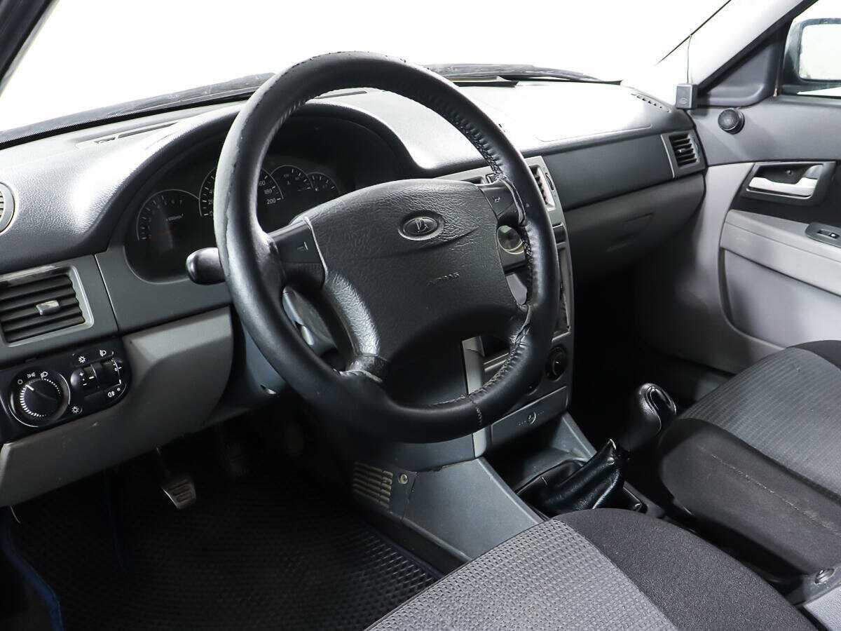 Купить Lada (ВАЗ) Priora, 2010, 218 169 км, фото №9