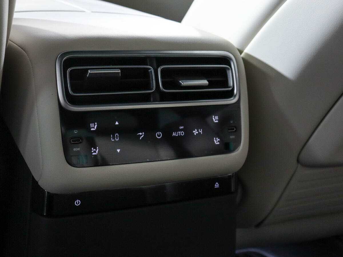 Купить LiXiang L7 52.3 kWh, 2024, 20 км, фото №15