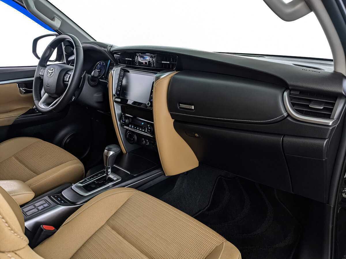 Купить Toyota Fortuner, 2022, 9 682 км, фото №9